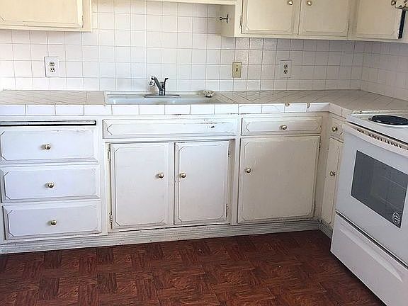 3rd image of 2420 Oxford Way #H48