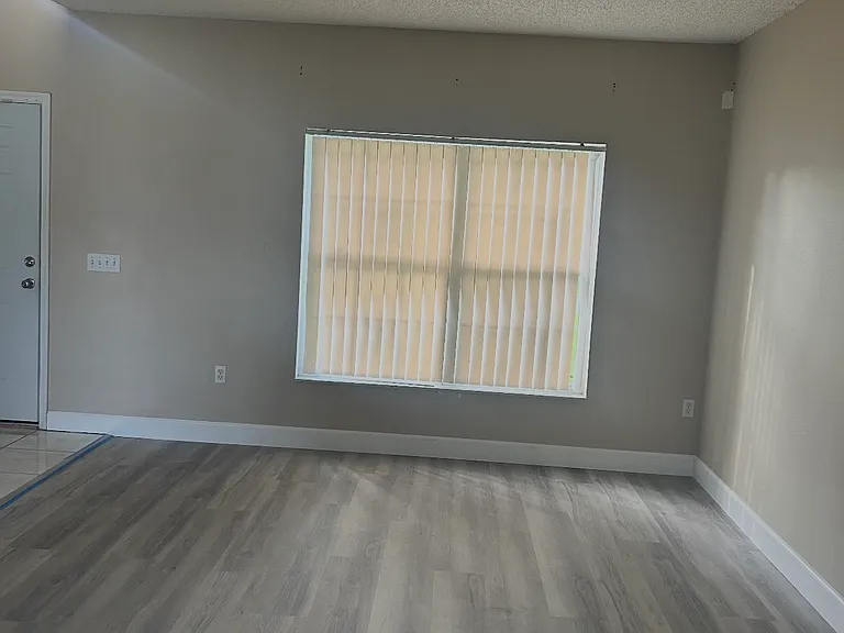 940 Gascony Ct — Photo 2