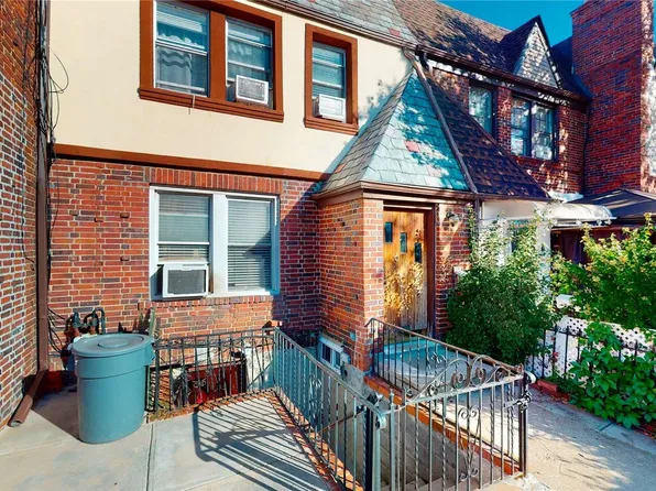 30-35 90th Street, Flushing, NY 11369