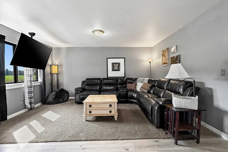 2 bed, 1.0 bath, $1,199 — Photo 2