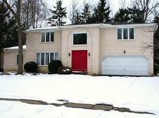 235 Wellingwood Dr, East Amherst, NY 14051