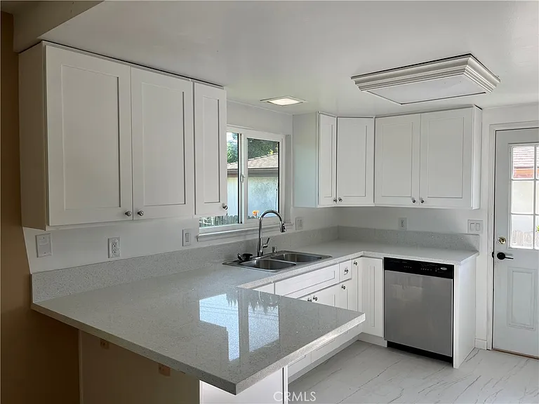 9352 Mokihana Dr — Photo 4