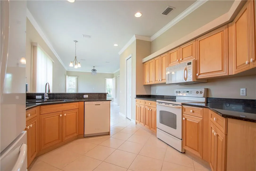3327 Sandpiper - 1 — Photo 2