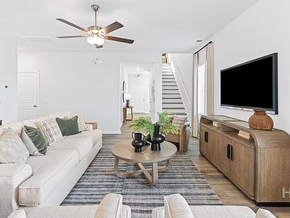 4th image of 127 Wilderness Road