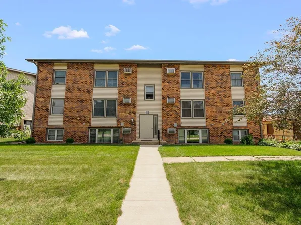 508 Commercial St APT E, La Porte City, IA 50651