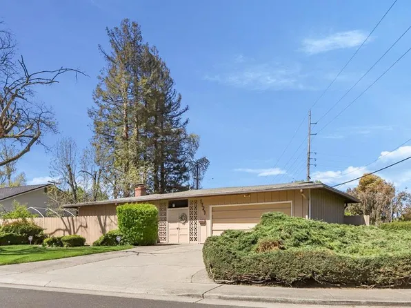 7729 Park Woods Dr, Stockton, CA 95207