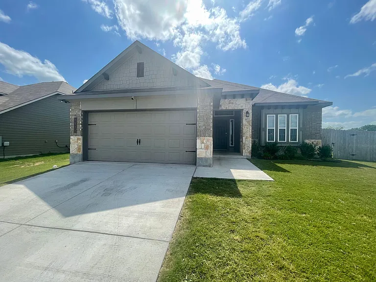 1938 Bayou Wood Ln — Photo 1