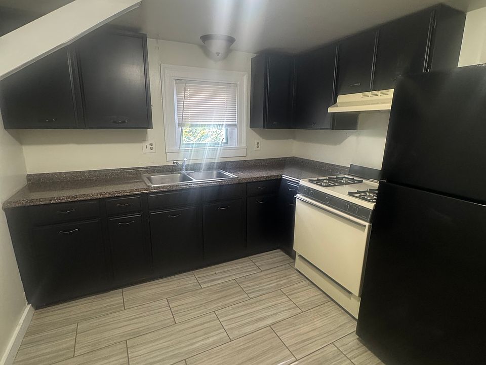1st image of 168 Wood Rd #5A