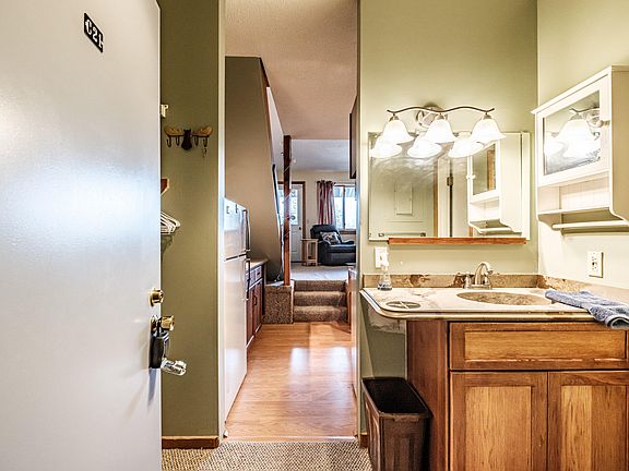 4th image of 8 Cascades Drive #C21