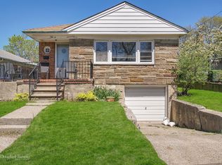16015 21st Ave, Whitestone, NY 11357