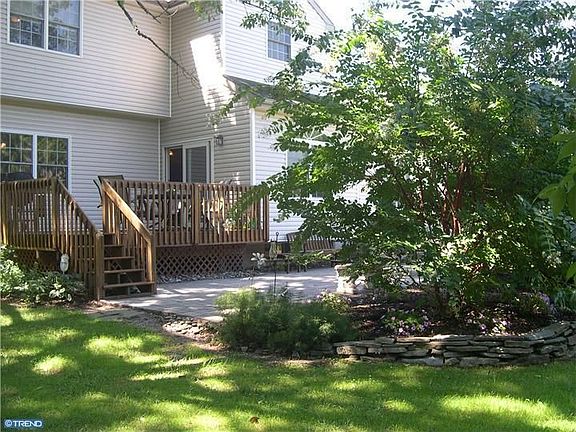 3rd image of 114 Dennis Ln