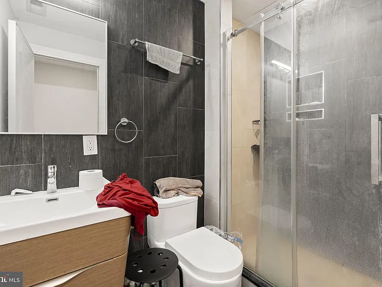 2142 W Master St #B — Photo 14