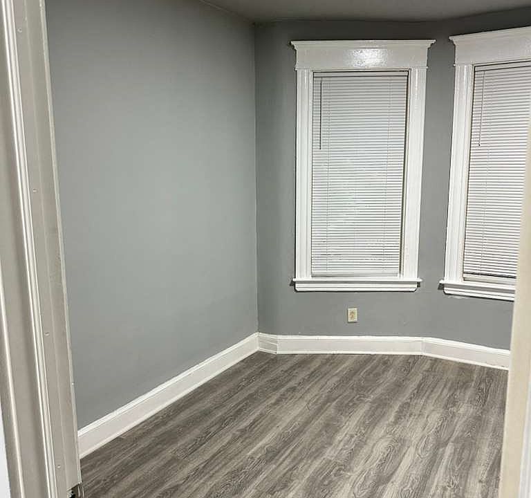 1st image of 287 W Ivy St #1
