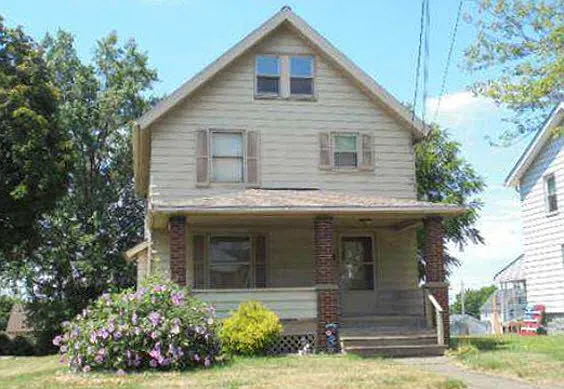 612 Lawrence Ave photo 1