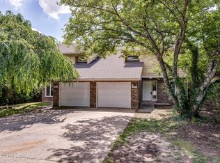 2810-2812 Langdon Dr, Louisville, KY 40241