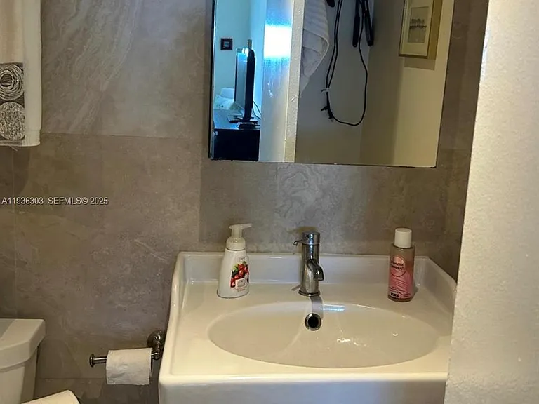 3801 S Ocean Dr #Penthouse 16L — Photo 9