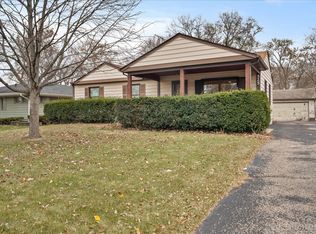 525 Aurora Way, Wheaton, IL 60187