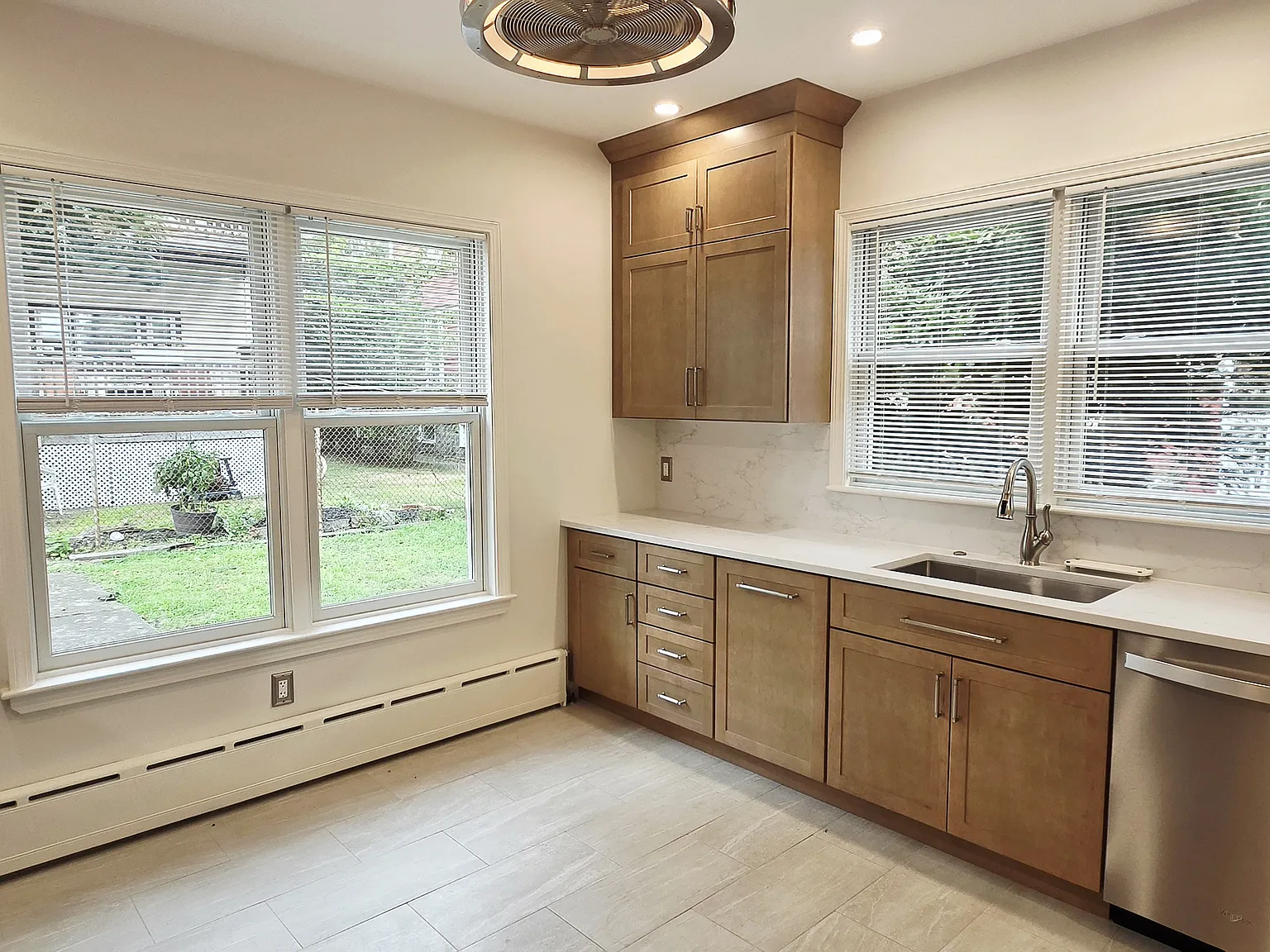3 bed, 1713 sqft, $3,500 — Photo 3
