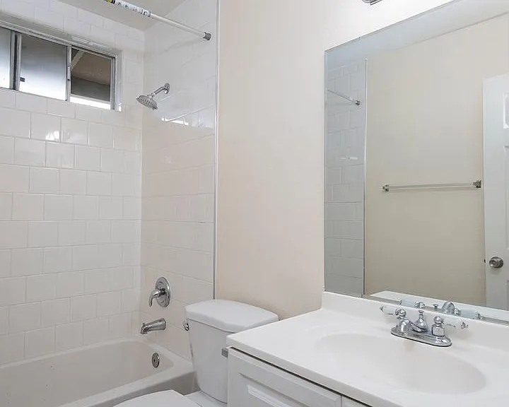 Lanai Village Apartments — Photo 34