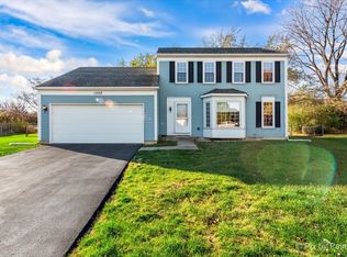 1352 Shagbark Ct, Carol Stream, IL