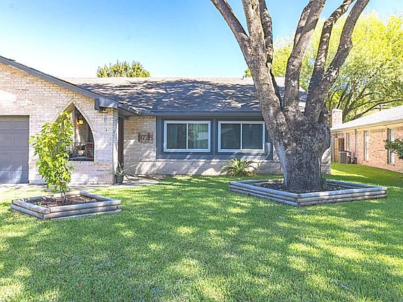 4th image of 9738 Ravensworth Dr