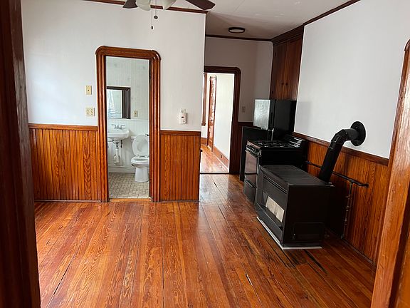 5th image of 179 Eugenia St