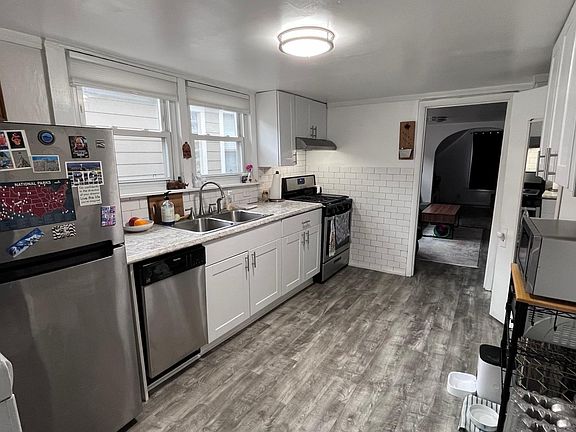 3rd image of 2830 W Wellington Ave APT 2
