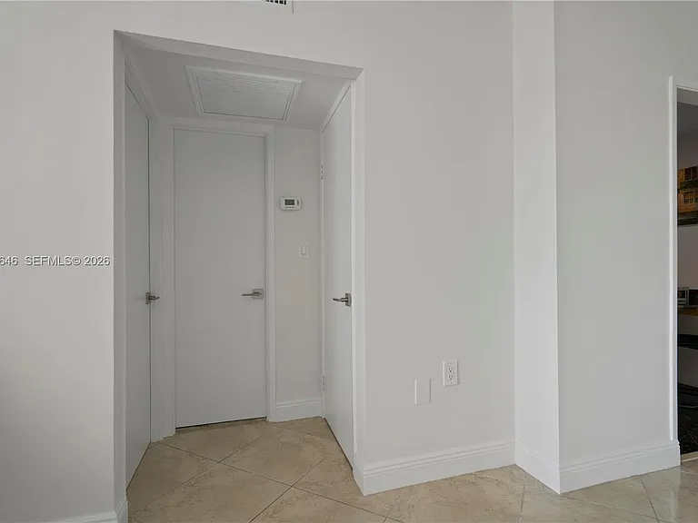 400 Kings Point Dr #606 — Photo 13