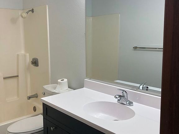 5th image of 2707 Hawken St #2