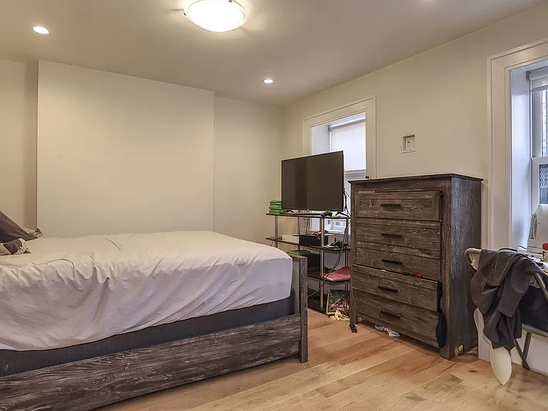 627 Washington St #1 — Photo 14