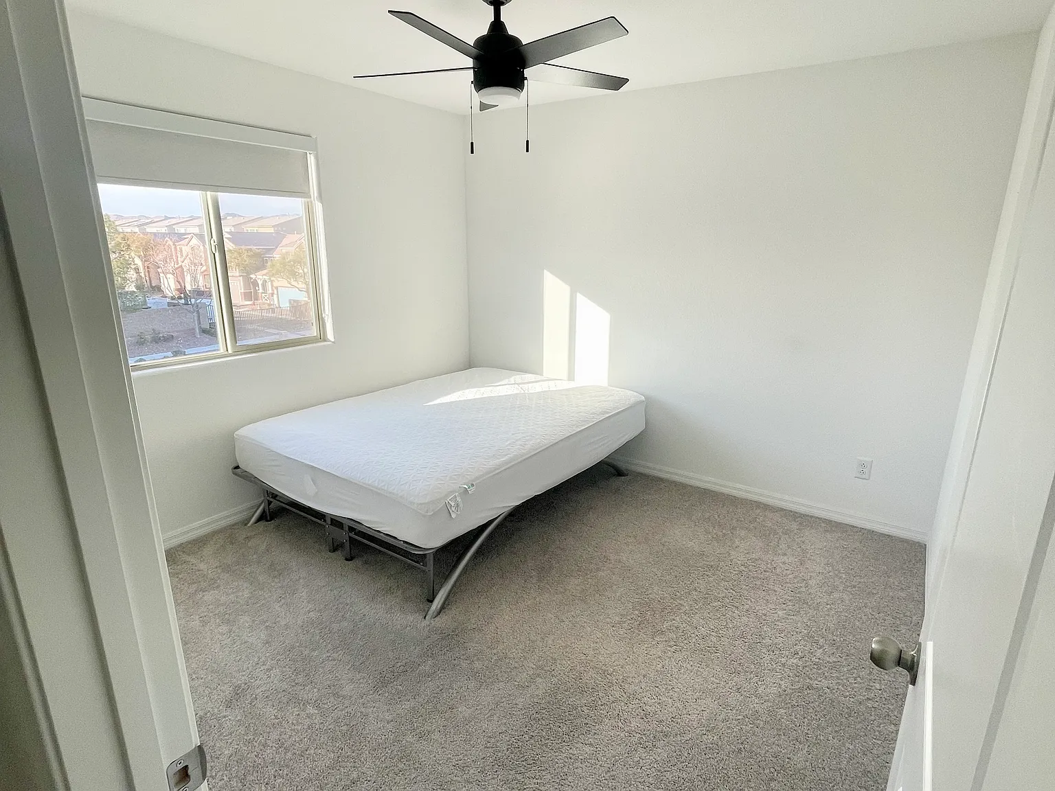 5 bed, 3.5 bath, 3100 sqft, $850 — Photo 4