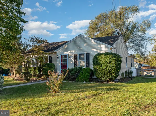 1930 Sterretts Gap Ave, Carlisle, PA 17013