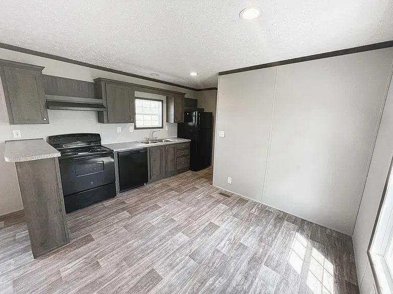 515 Tom Mann Rd — Photo 33