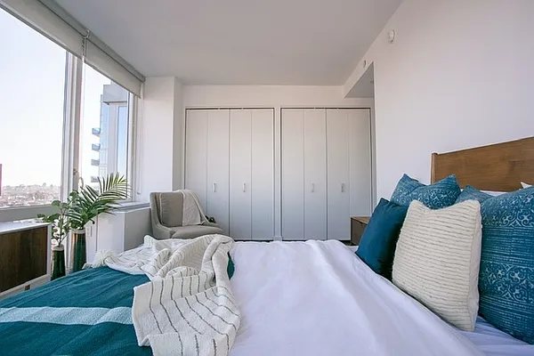 Rented by Clinton Management | media 11