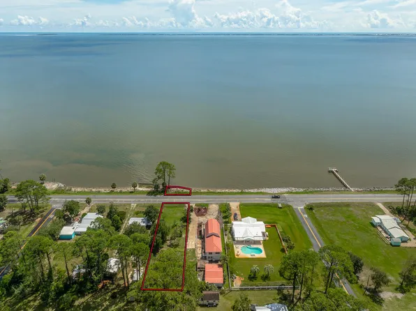 609 Highway 98, Eastpoint, FL 32328