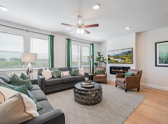 4th image of 7820 Manilla Dr