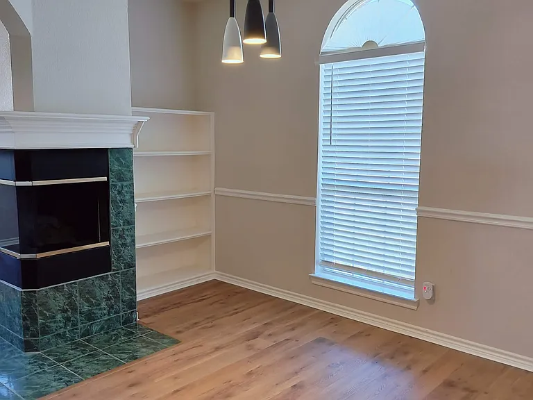 8001 Case Dr — Photo 16