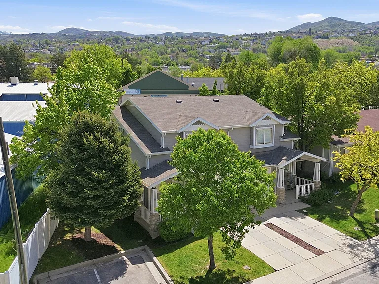 140 Bamberger Rd — Photo 34