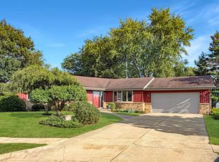 829 Sutton Pl, Freeport, IL 61032