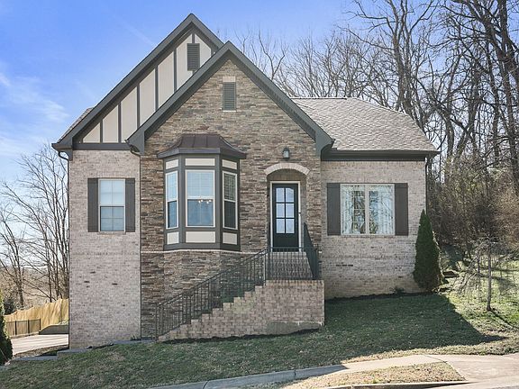 2nd image of 921 Holgate Ct
