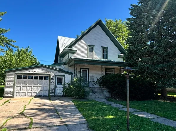 105 E 5th St, Stromsburg, NE 68666