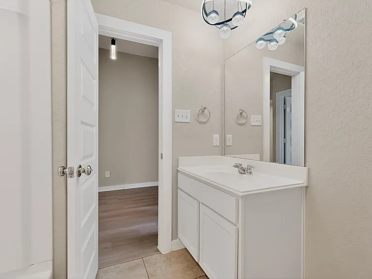 7619 Toledo Bnd — Photo 35