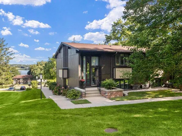 56 Lausanne Ct #56-08, Lake Geneva, WI 53147