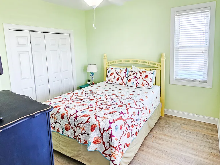 Queen room, upstairs. includes TV
shared bathroom across the hall