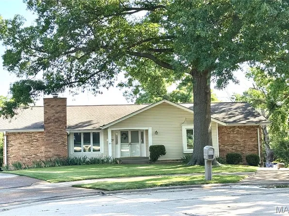 11719 Greengate Ln, Saint Louis, MO 63146