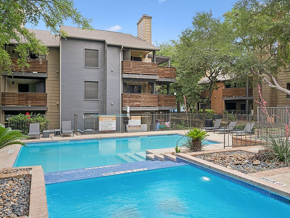 Resort-Style Pool & Spa
