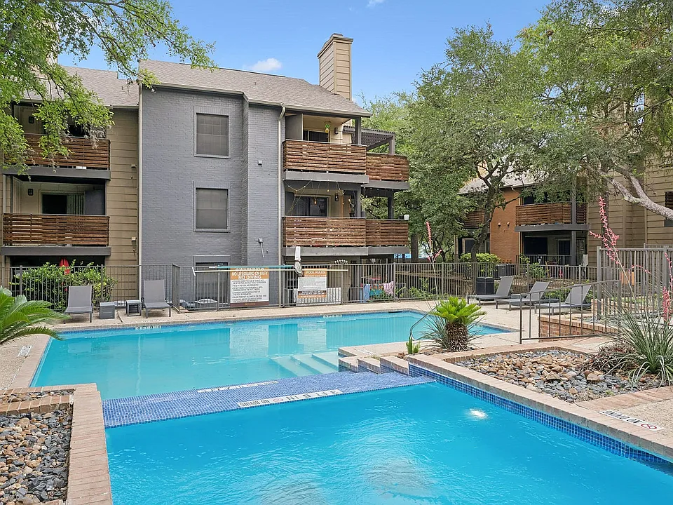 Resort-Style Pool & Spa