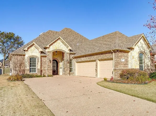 801 Merion Dr, Burleson, TX 76028