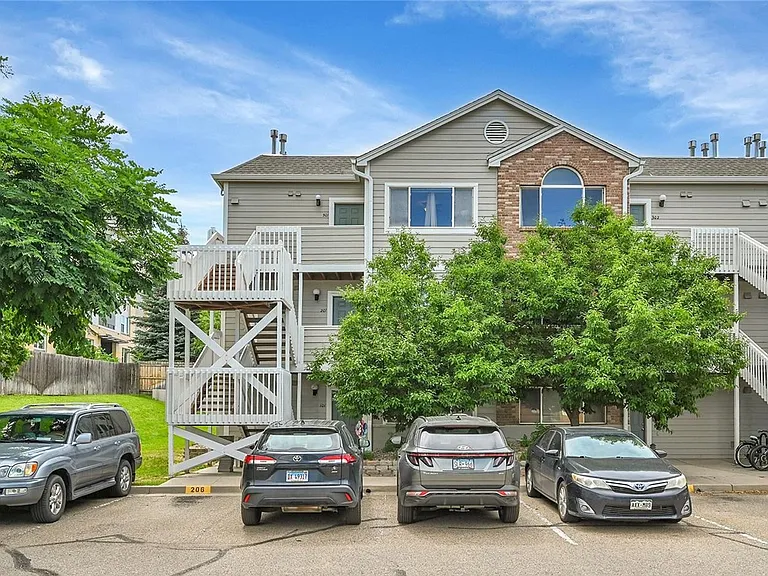2850 Aurora Ave #301 — Photo 2