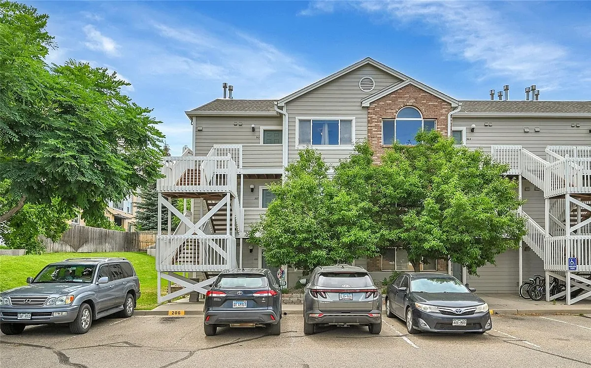 Building Photo - 2850 Aurora Ave #301